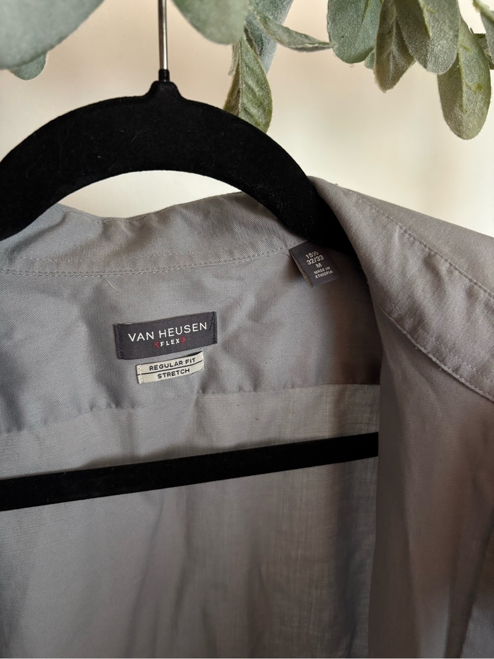 Van Heusen Shirt - Picture 3 of 4